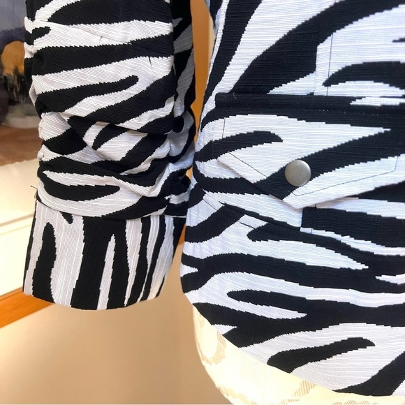 CHICO’S Zebra Jacket - Zip 3/4 sleeve - Picture 8 of 14
